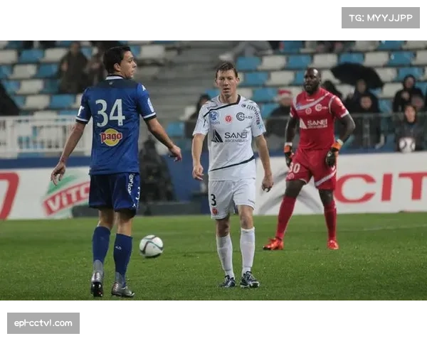 半场战报:尼斯0-0兰斯,双方门将屡献神扑 半场战报:尼斯0-0兰斯,双方门将屡献神扑